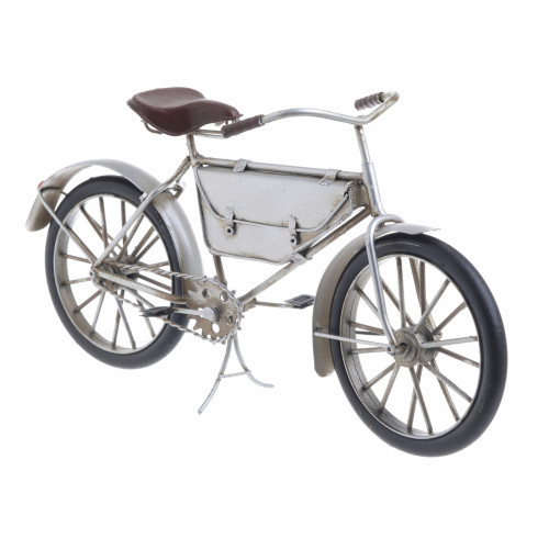 модель bicycle серебристого цвета в Череповце